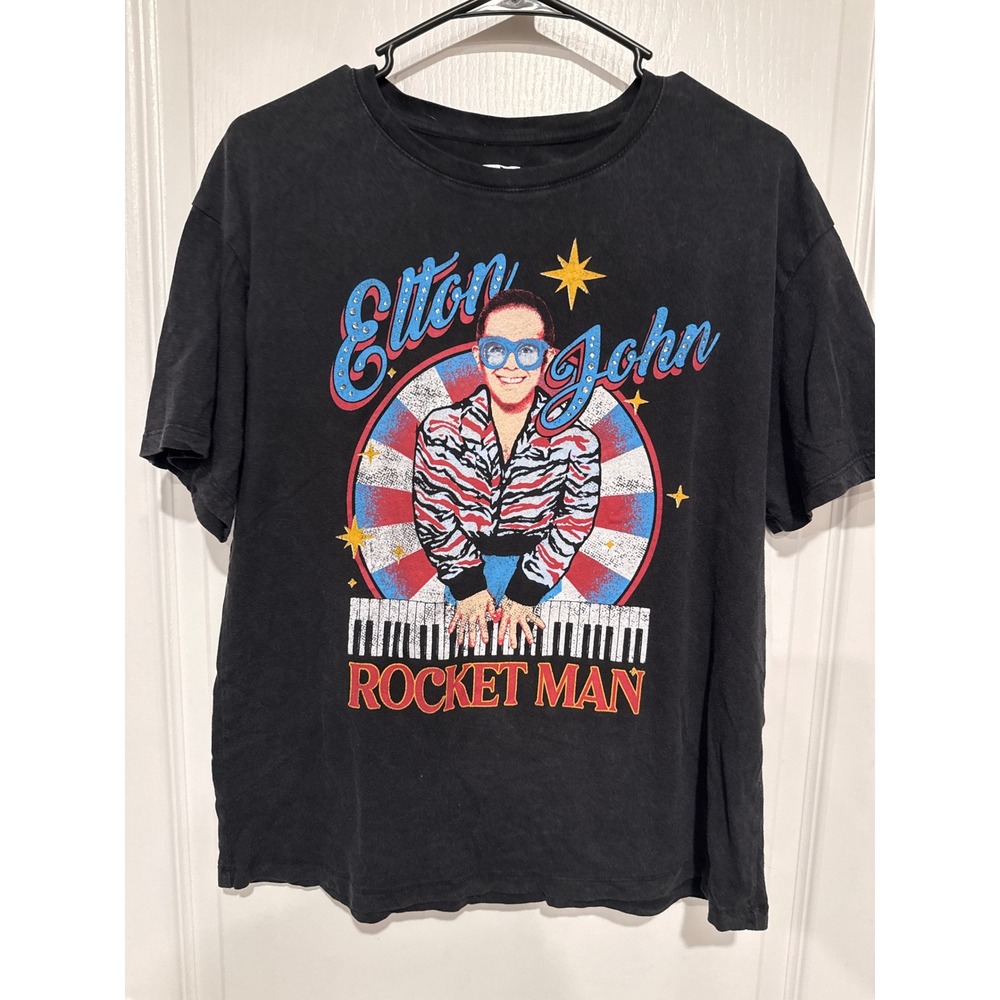 Elton John Rocket Man Graphic T-Shirt Faded Black Rhinestone Accents Mens Small
